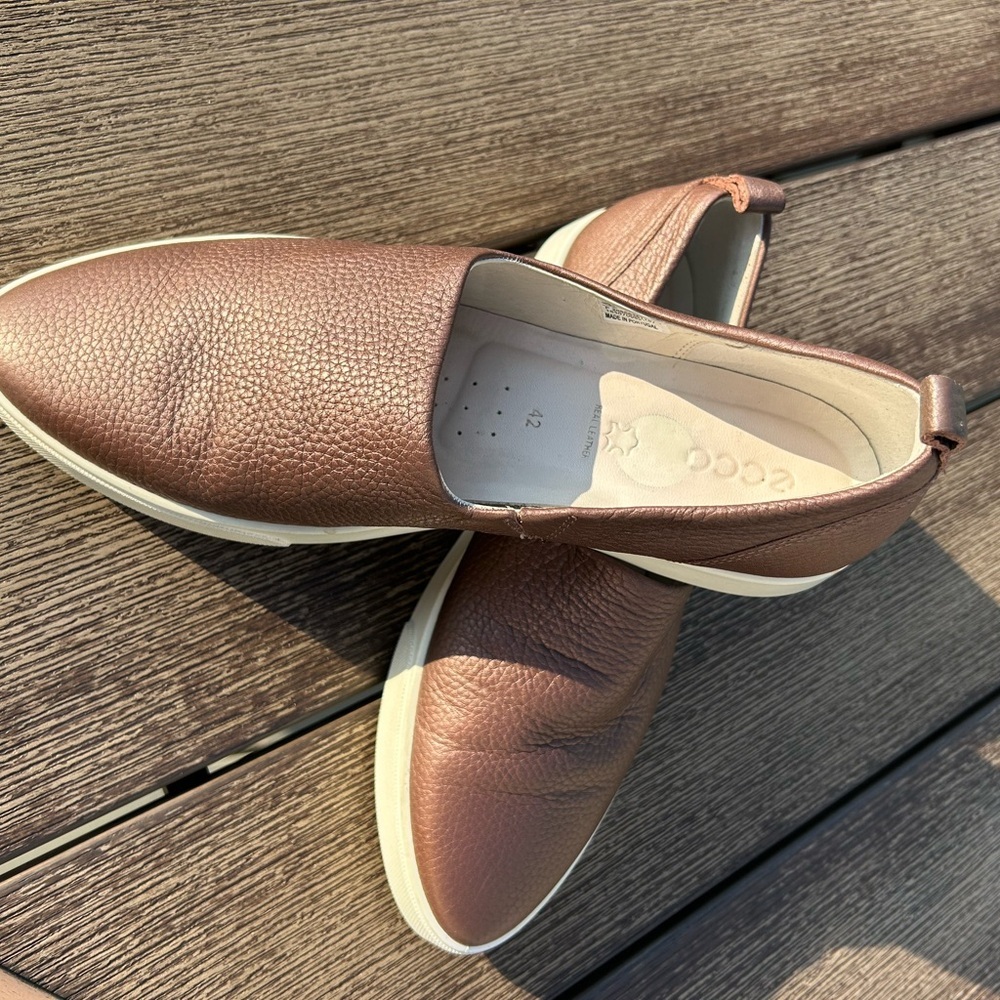 Ecco Women's Gillian Deep Taupe/Bronze Pebbled Leather Slip-On Flats    Size 11 - Picture 2 of 12